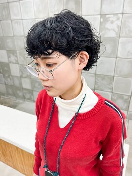 トゥコ(tuco) ワイドバング　ミニボブパーマ　個性派　刈り上げ