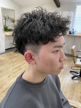 スカイ(SKY) 緩めメンズショートパーマ
