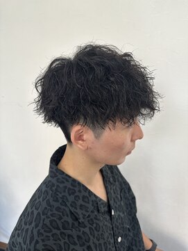 オンフリーク(ON FLEEK) ツイストスパイラルパーマ刈り上げマッシュ