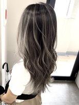 リグ 横浜(Lig.)&nbsp;グレーアッシュバレイヤージュくすみベージュブリーチハイトーン