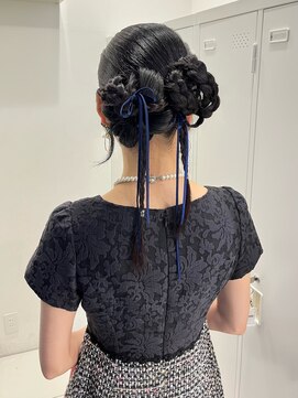 スウィープ(sweep) ツインアレンジ/タイトヘア/ヘアアレンジ/お呼ばれヘア/天神