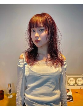 ゾーイ(ZOEY) ワインレッドブリーチパーマ