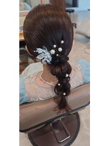 ビスポーク(BESPOKE)&nbsp;お呼ばれアレンジ♪20代30代40代大人可愛いタイト編みおろし