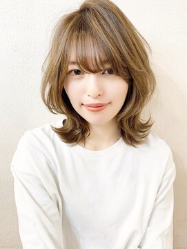 マリアバイアフロート(Maria by AFLOAT) ホワイトグレージュコンマヘアネビージュボブウルフ