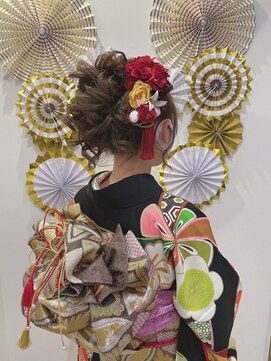 ヴァンカウンシル 豊橋店(Van Council) 着物スタイル♪お花が可愛いふわふわポニー☆