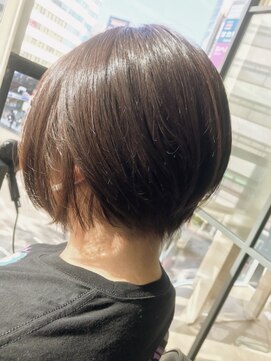 エクラート リラ 立川店(ECLART lilas.) 【ECLART lilas】明るい白髪染め × ショート 《吉田》