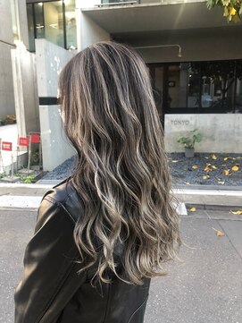 ピープスアンドスー 表参道 渋谷(Peeps&Suu.) 外国人風カラー ハイライト バレイヤージュ グラデーション