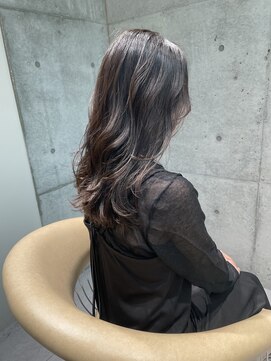 ロンドメリア 天神大名店(Lond Melia) ★斜めバングミディアムヘアグレージュカラーシルキーベージュ★