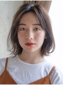 顔周りレイヤーカットくびれヘアミルクティーベージュカラー