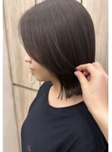 グレージュヘア/切りっぱなしボブ