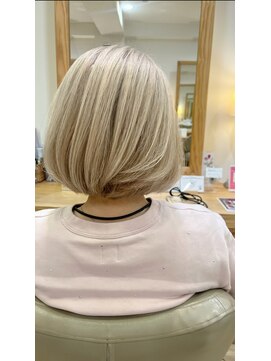 ユウヘアー 三軒茶屋店(U Hair) ブロンドボブ/大人ふんわりボブ/50代/60代