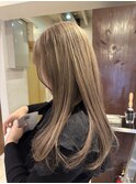 シルキーベージュ×透明感ストレートロング