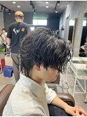 センターパート緩め波巻きツイスパ