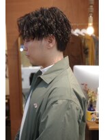 エディ(Edy)&nbsp;マッシュツイスパシャドウパーマメンズパーマ外国人風眉毛カット