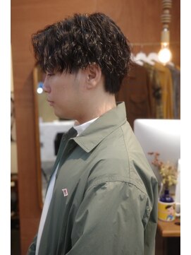 エディ(Edy) マッシュツイスパシャドウパーマメンズパーマ外国人風眉毛カット