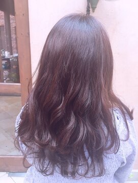 アーシュ(h[a:∫]) ゆるふわ  ロングヘア  ピンクベージュ