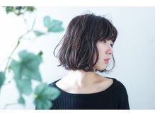 【厳選された透明感カラー】大人女性の魅力を引き出す、透明感と艶