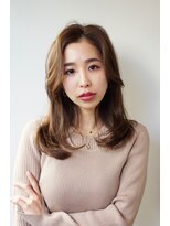 ノーヴェ(Nove)&nbsp;パーソナルカラー秋タイプに似合う　大人ミディアムレイヤー