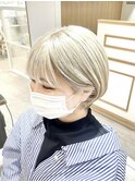 ショート×ダブルカラーホワイティーベージュ♪