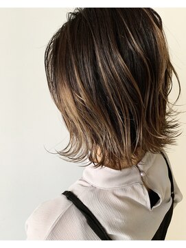 ライフ 忍ケ丘店(Lyfe) バレイヤージュボブ_くびれヘアアッシュベージュカラー_122