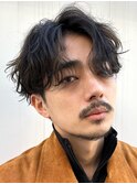 大人の黒髪ミディアムロング波巻きパーマツイストスパイラルヘア