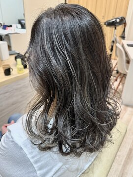 ボネッカ 鶴見(BONECCA) 白髪ぼかしにも◎ナチュラルハイライトカラー【上岡】