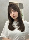 小顔矯正ミディアムレイヤーフェミニンロングヘーゼルベージュ
