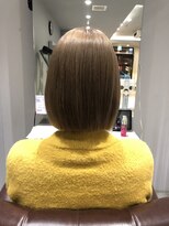 ベルビー(Belle Vie)&nbsp;ミルクティーグレージュ×切りっぱなしボブ×40代