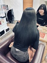フーチー クーチー アマティー 豊中店(FUCHI KUCHI amati)&nbsp;@fuchi_kuchi.okada［豊中,髪質改善/ブルーブラック/暗髪]