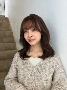 バズ ビー(BUZZ Bee) イエベ春　レイヤーカット×透明感ベージュ