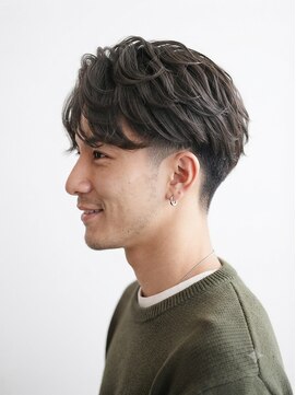 バイエイト(X8) 朝のスタイリングが楽になる メンズパーマ