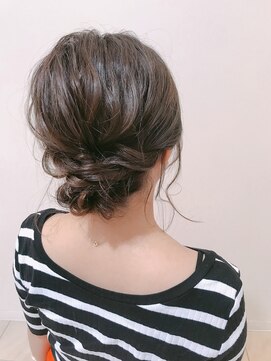 フレイストート(Frais Tout) 簡単シニオンスタイル