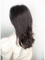 大人のハイライト・艶髪ダークトーンアッシュ