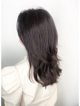 ファブ 銀座(fav) 大人のハイライト・艶髪ダークトーンアッシュ