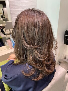 ステア ケース(stair case) 【NATASHA】銀座レイヤーカット/20代/30代/40代/50代