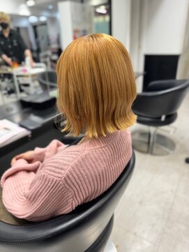 アイズ 本厚木(AIZU) 切りっぱなしボブ ハイトーン