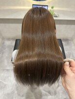 ホワイト(WHITE) 縮毛矯正 髪質改善 ロングヘア ベージュ