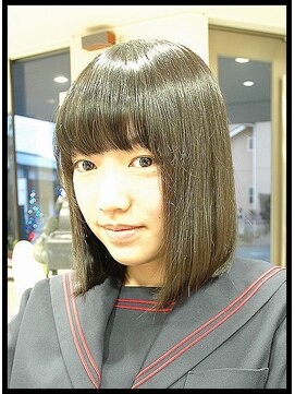 メタ(META) カット（ミディアムボブのモデルヘアー）　※（前下がりボブ）