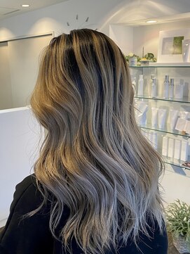 ダブル アンダーバー サロン(W_SALON) 【W_SALON 河原町】ハイトーン 外国人カラー