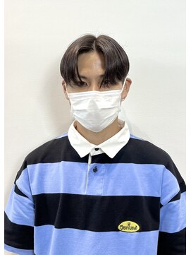 カンゴール サロン トウキョウ セントラル 原宿(KANGOL SALON TOKYO CENTRAL) 前下がりセンターパート