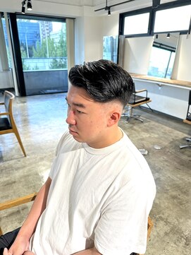 ザ オーダー(THE ORDER) クラシックバーバースタイルスキンフェードカット七三パート