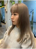 ハイトーングレージュ　つや感ブリーチカラー
