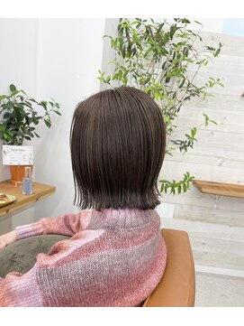 ティエル(TieLu) 外ハネ×ハイライト×グレージュ