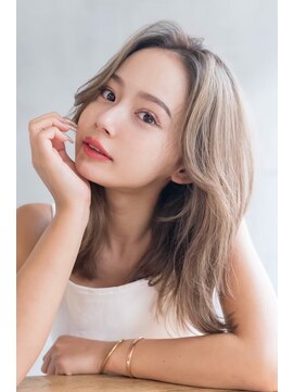 オーウェル 銀座(Owelle) 銀座 cheri 小顔顔まわりレイヤーカット×ミルクティーベージュ