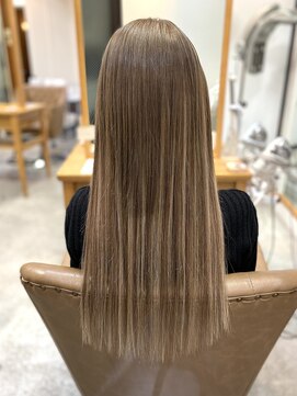 フツーロ 栄(FUTURO) プルエクステ