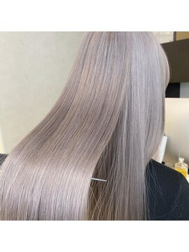 レガシーヘアーデザイン(Legacy hair design) ホワイトシルバー　今泉/天神