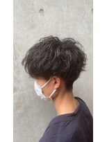 ウノプリールヴァモス(unopulir Vamos)&nbsp;メンズパーマ刈り上げツーブロック前下がりマッシュ