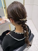 六本木美容室 白金店&nbsp;結婚式ヘアセット ゆるふわ編みおろしアレンジ