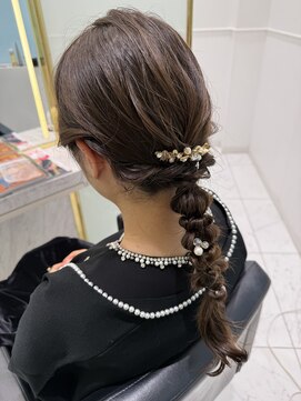 六本木美容室 白金店 結婚式ヘアセット ゆるふわ編みおろしアレンジ