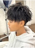 緩め波巻きスパイラルパーマシャドウパーマメンズマッシュウルフ